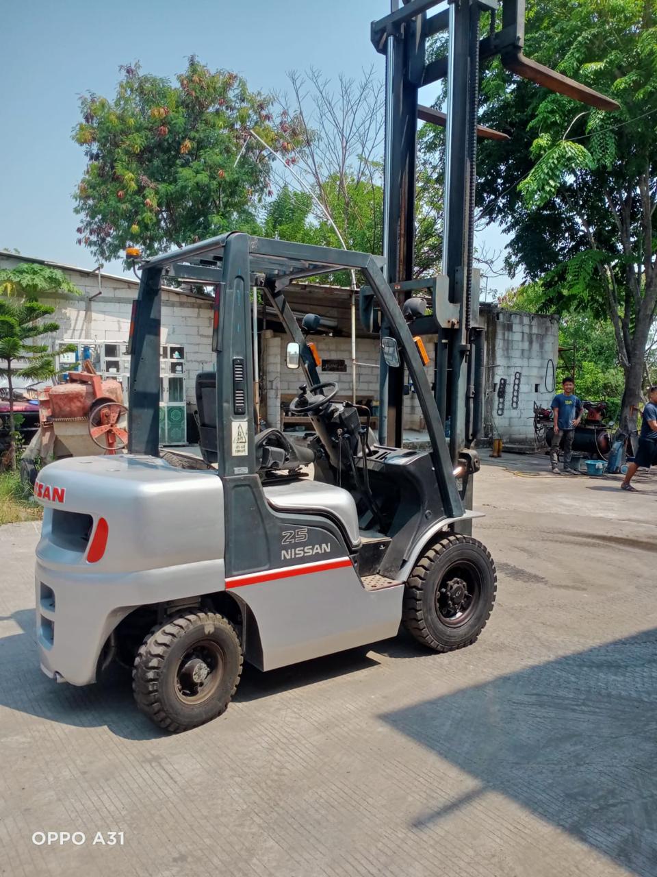 Forklift for lifting and material handling